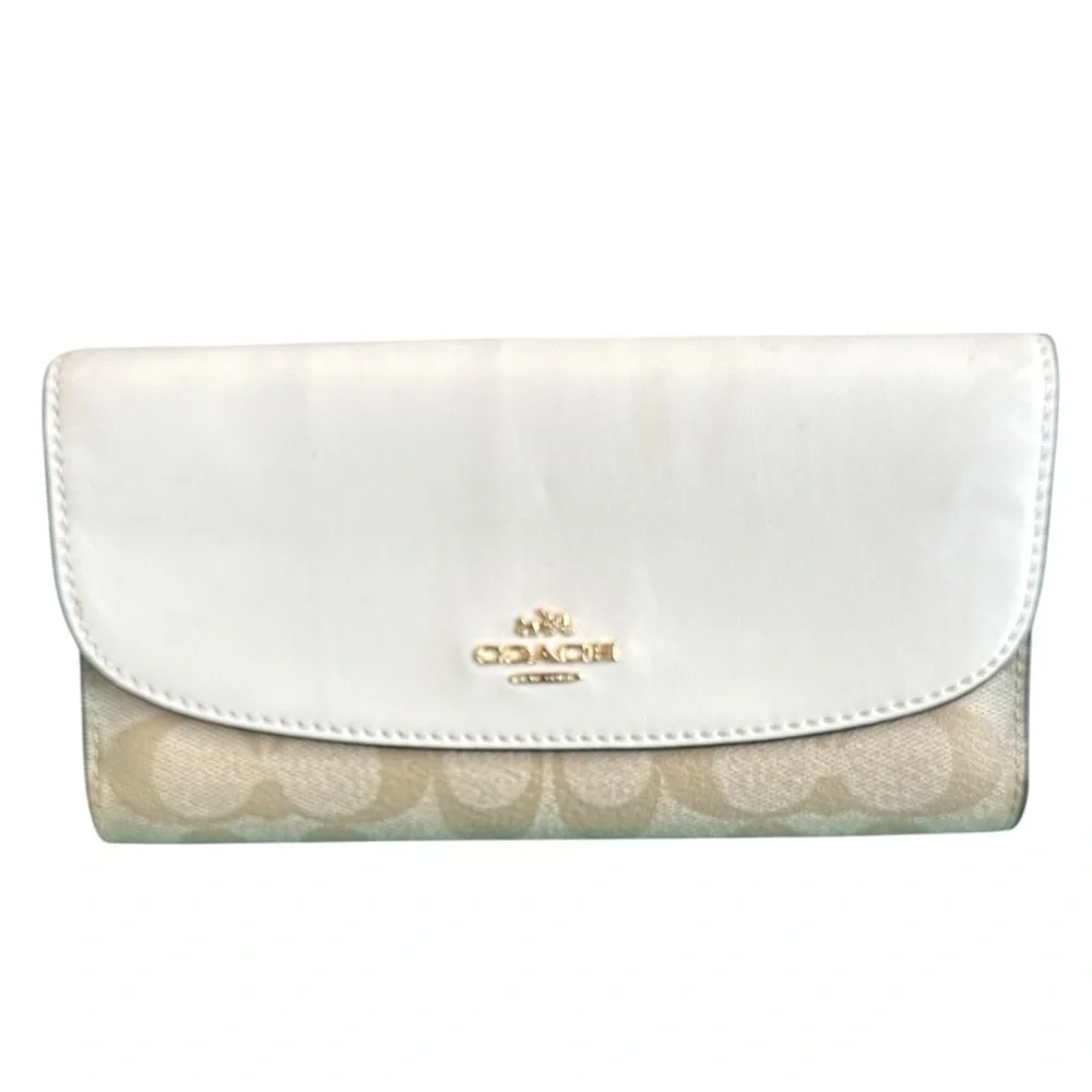 Coach White and Cream Women's Wallet fold leather coin card clutch wristlet
